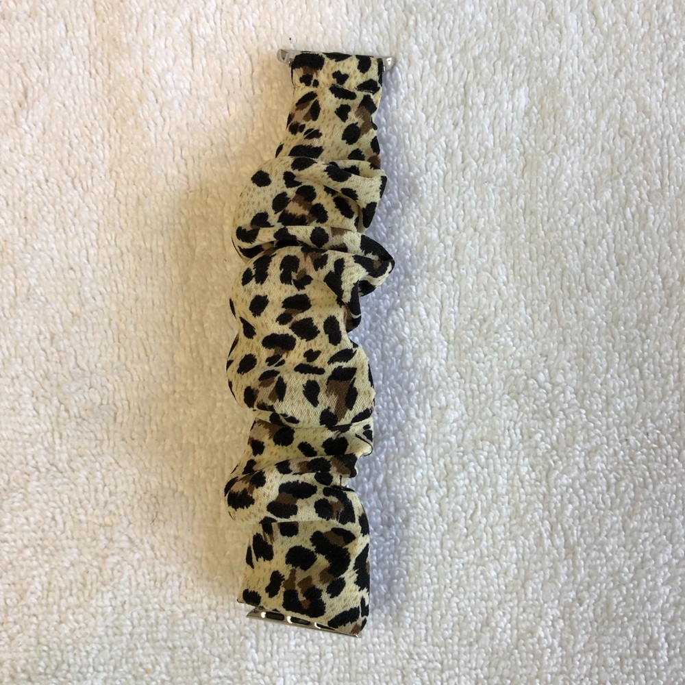 Apple Watch Leopard Scrunchie Band